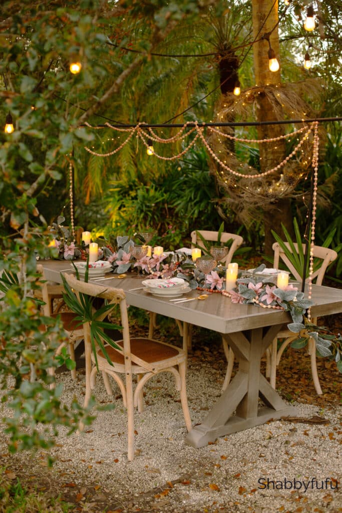 outdoor tropical Christmas table