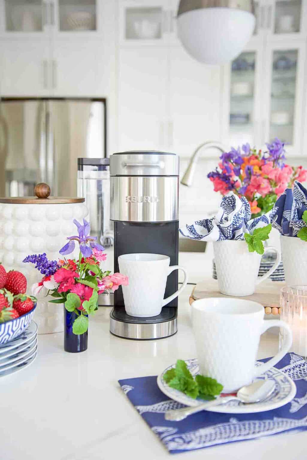 Summer Perks: Easy Ideas For A Company Worthy Summer Coffee Bar ...