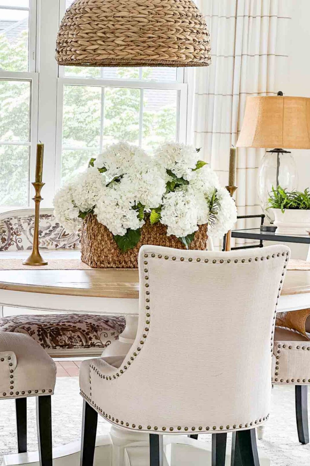 4 Quick And Easy Summer Dining Room Centerpiece Ideas - StoneGable