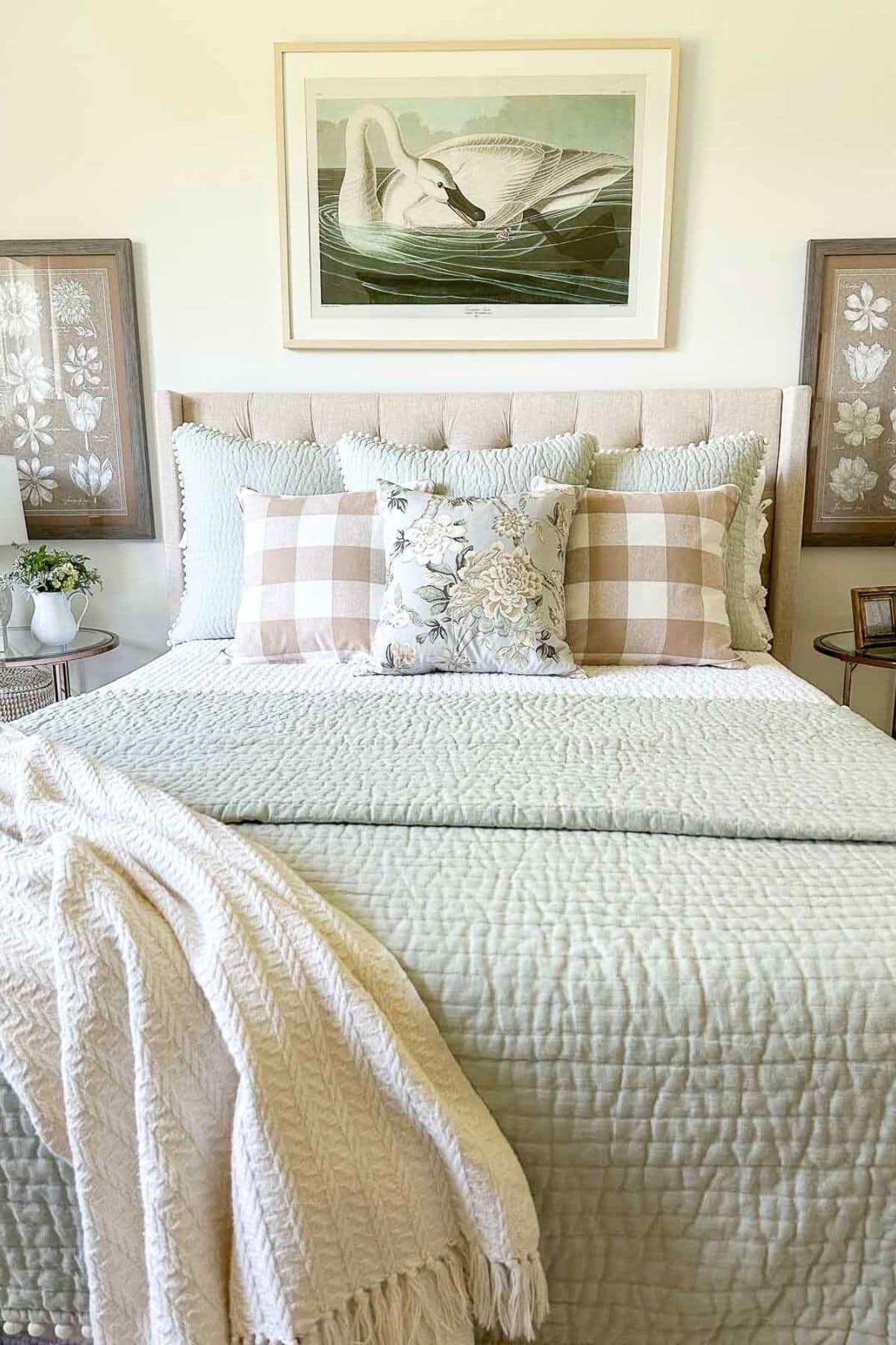 How to Decorate a Bed With Pillows: Stunning Tips for Cozy Style